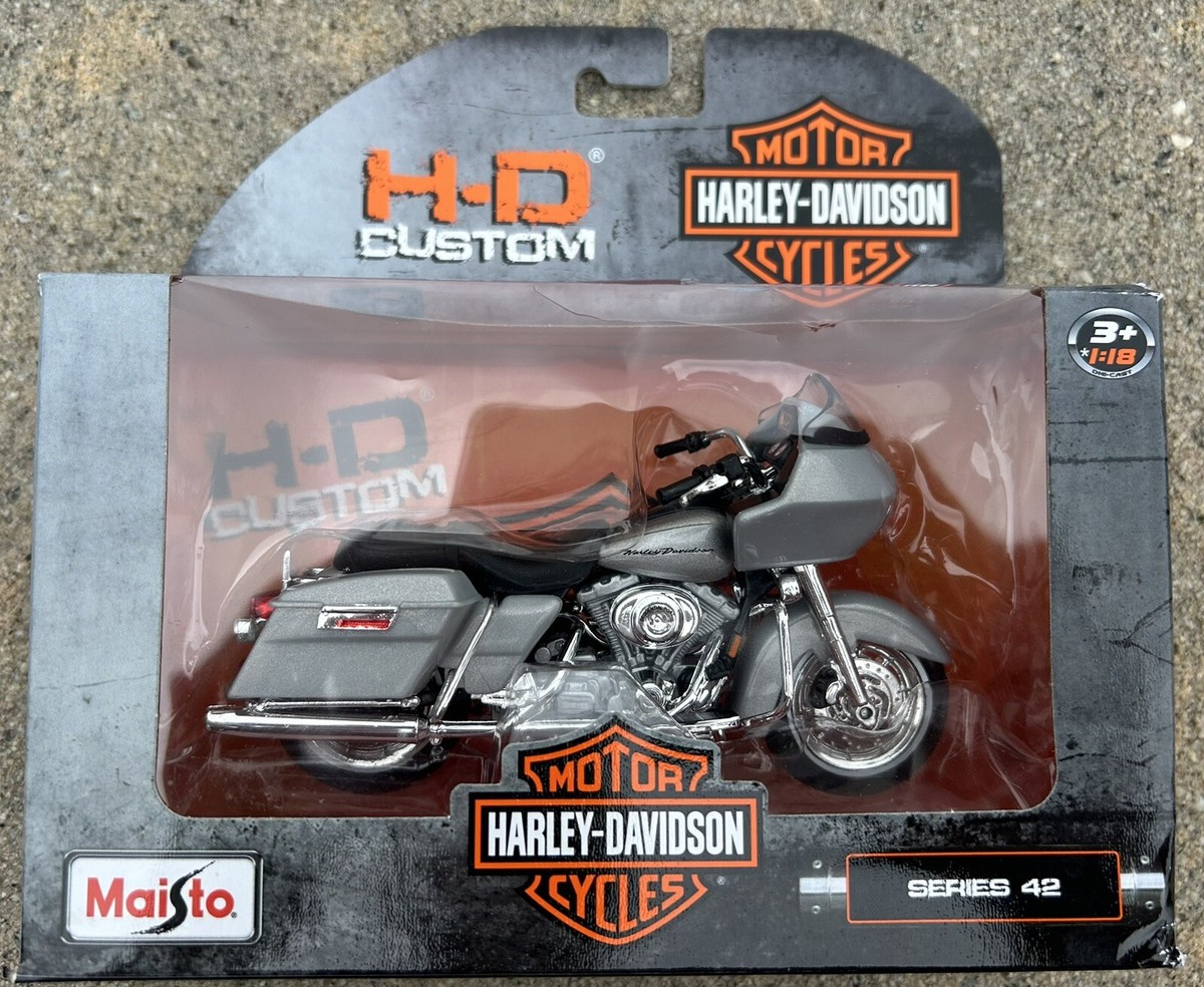 Maisto Motorcycles Harley-Davidson 2002 FLTR Road Glide Motorcycle