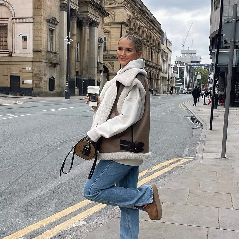 brown gilet outfit