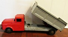 Vintage 1950s Large 22" Wyandotte Pressed Steel Hydraulic Lift Dump Truck