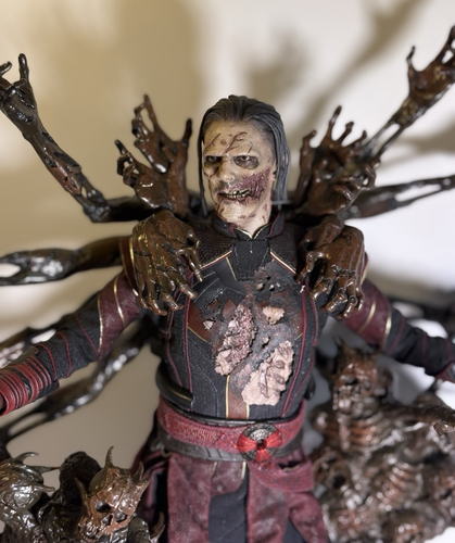 Hot Toys MMS654 Dead Strange Doctor Strange Multiverse of Madness 1/6 Figure - Picture 12 of 22