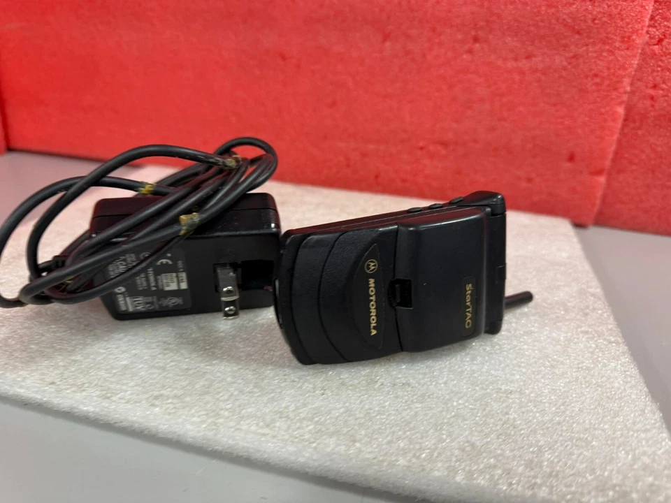 GENUINE Motorola 80231 Startac Analog Flip Cell Star Tac Phone - Image 3 of 4