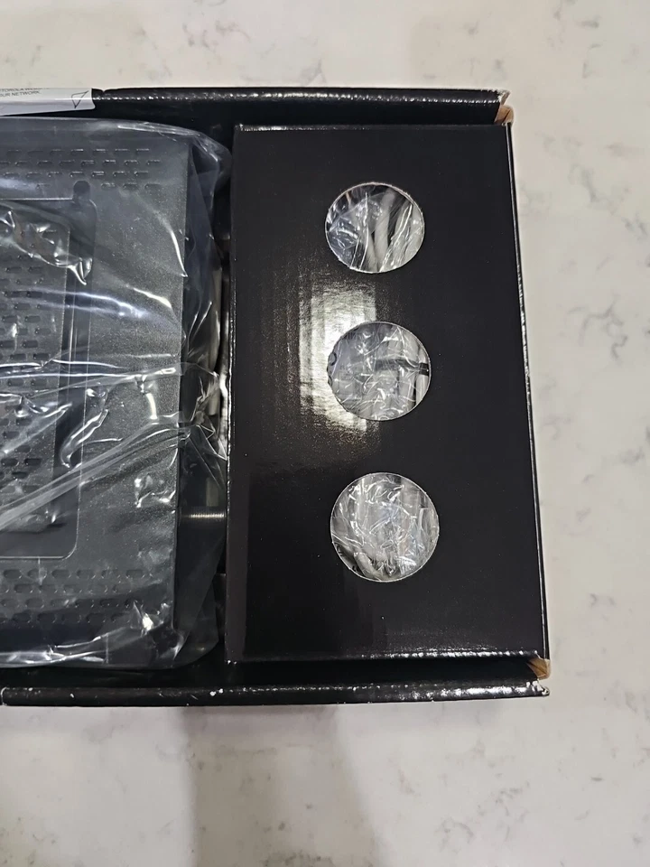 Motorola SBG6580 SURFboard eXtreme Wireless Cable Modem & Gigabit Router - Image 4 of 4