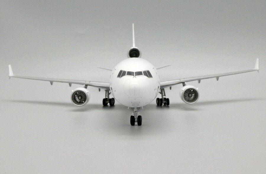 JC WINGS  1/200 blank MD-11 ホワイトボディ s-l400.jpg