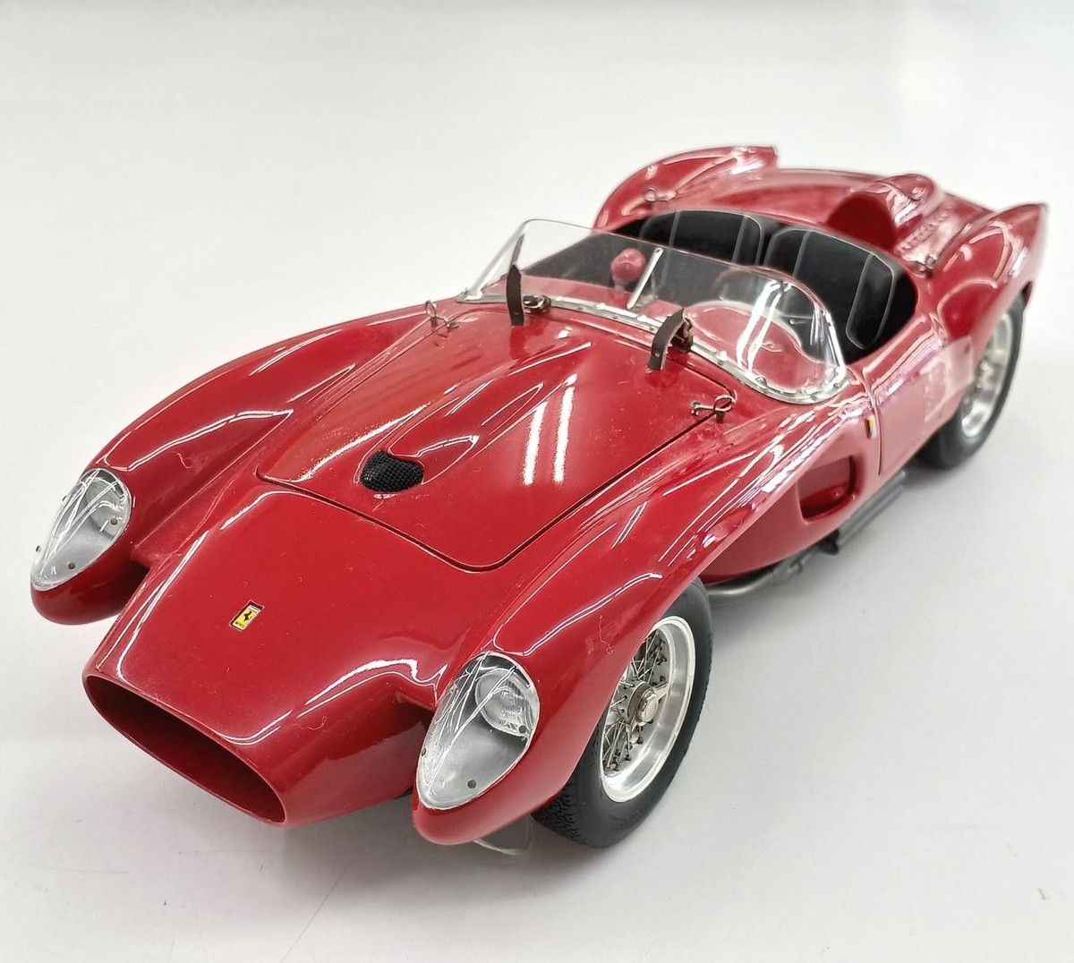 ミニカー 1/18 FERRARI 1958 250 TESTA ROSSA ミニカー 1/18 FERRARI 1958 250 TESTA ROSSA