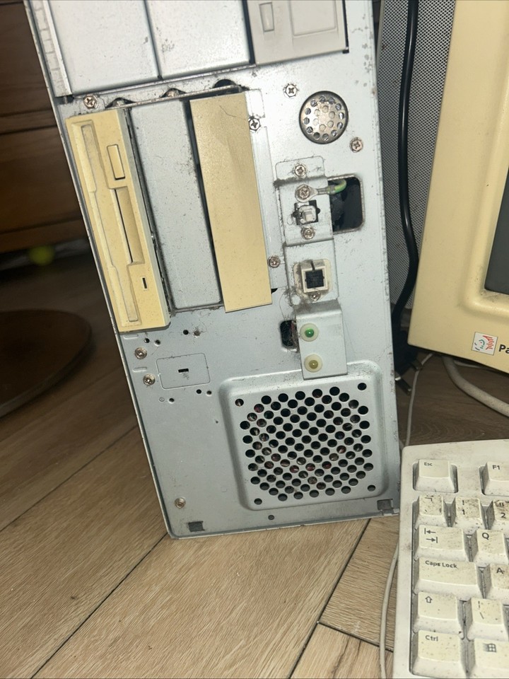 Vintage 1990s PC Computer Tower Monitor & Keyboard- Retro Gaming ...