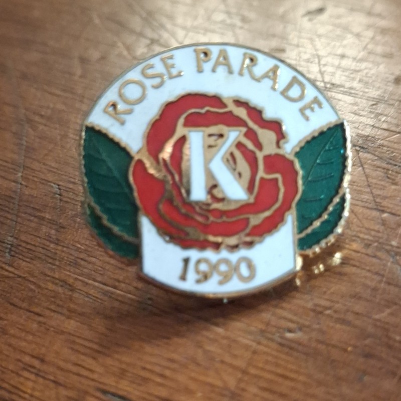 Kiwanis Rose Parade 1990 75th Anniversary Pinback Badge