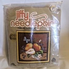 Kitsch retro 979 Jiffy Needlepoint #5203 PEARS & BLOSSOMS thread hobby craft DIY