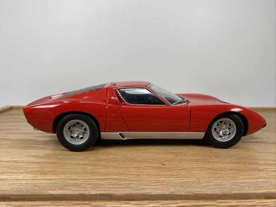 1/18 AUTOart Millennium Lamborghini Miura SV Rojo 74543! Foto 3 de 4