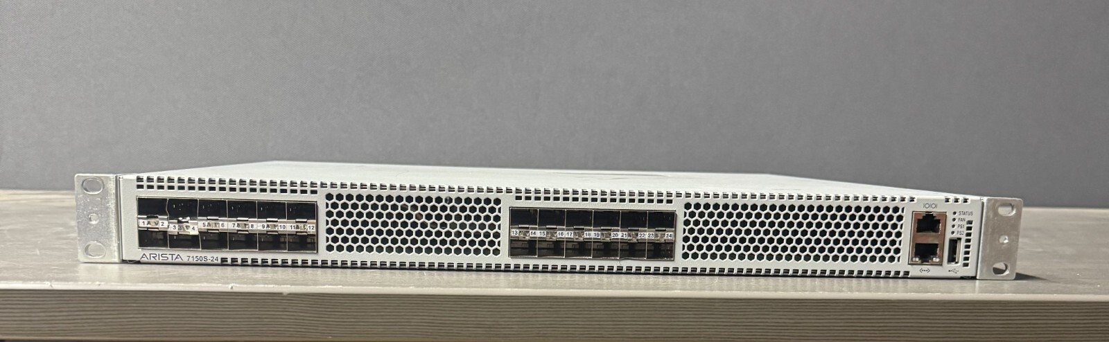 Switch Ethernet Arista DCS-7150S-24 - 24 Ports, Modèle D'Occasion Fonctionnel
