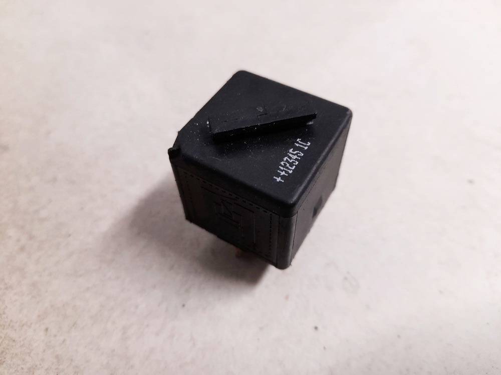 61366901469 Relais 6136-6901469 v23136-j6-x48 for BMW 5