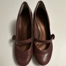 Clarks Women's Brown Leather Mary Jane Round Toe Buckle Ankle Strap US 8.5