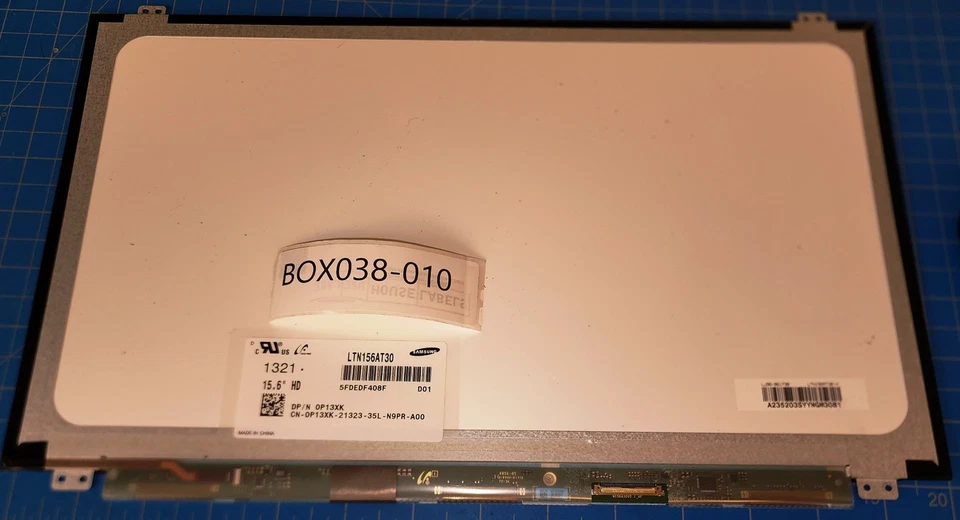 Panel de pantalla LCD Samsung LTN156AT30 15,6” 40 pines 1366 x 768 0P13XK Foto 3 de 4