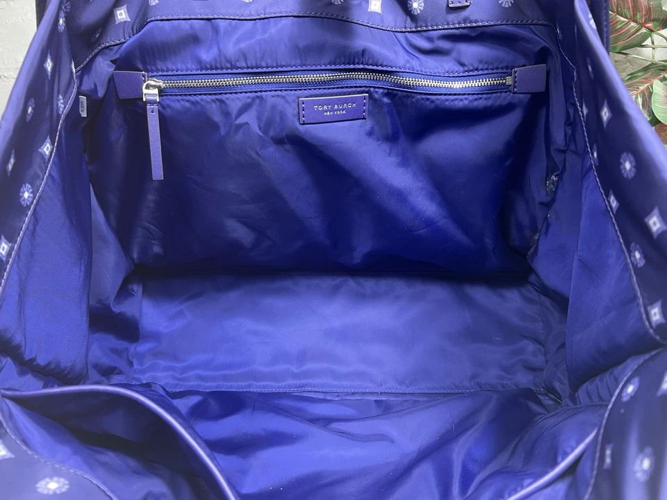 Tory Burch Grande Ella Estampado Púrpura, Muy Poco Uso Foto 4 de 4