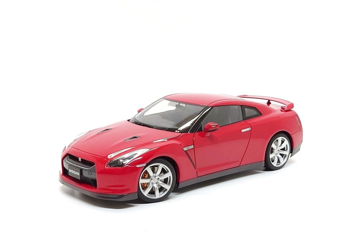 AUTOart 1:18 Nissan GT-R (R35) in Vibrant Red | eBay