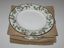 Legendary by Noritake Holly and Berry Gold 6....