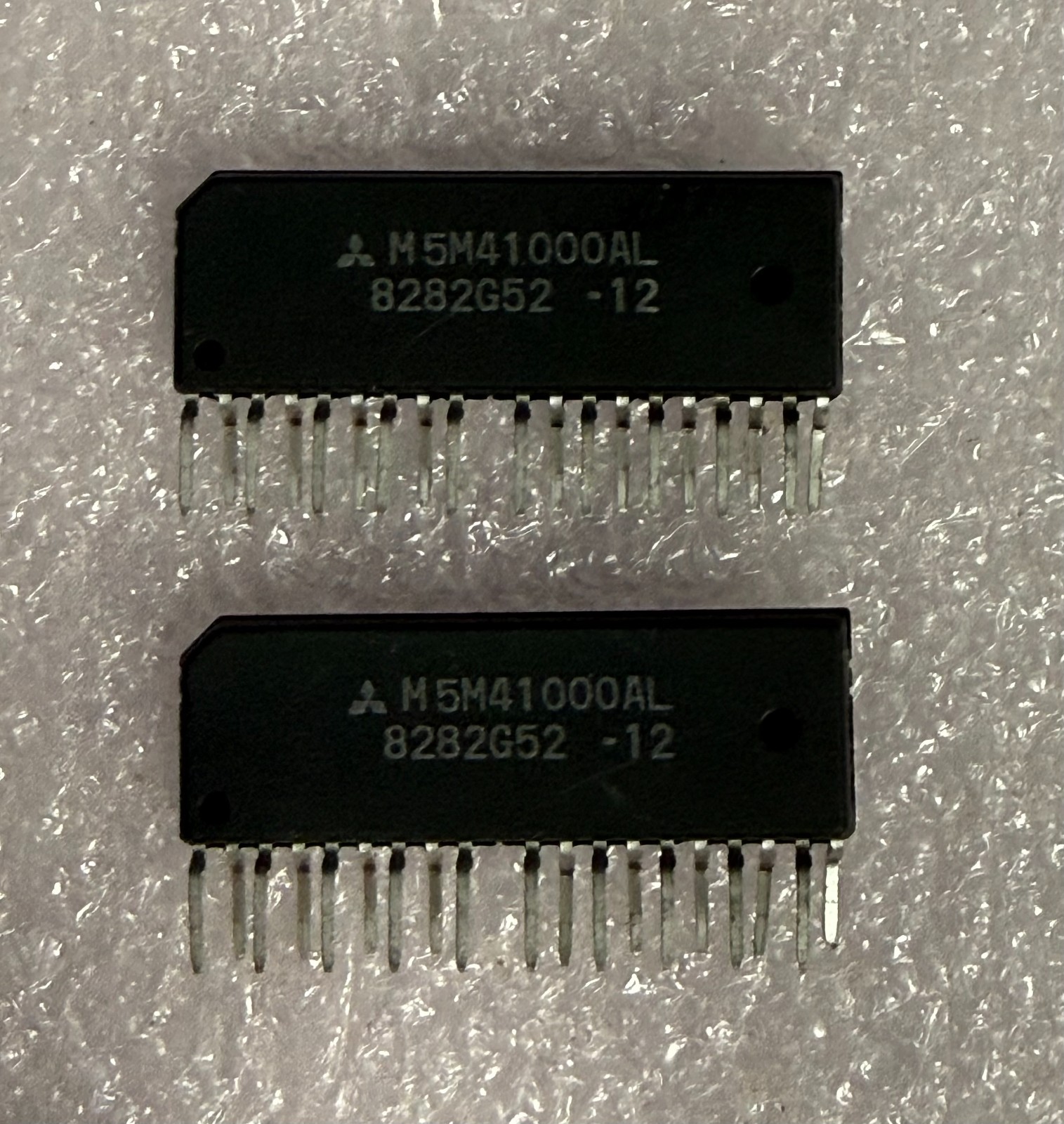 2ea Mitsubishi M5M41000AL-12 1-Megabit Fast Page Mode Dynamic RAM (DRAM)