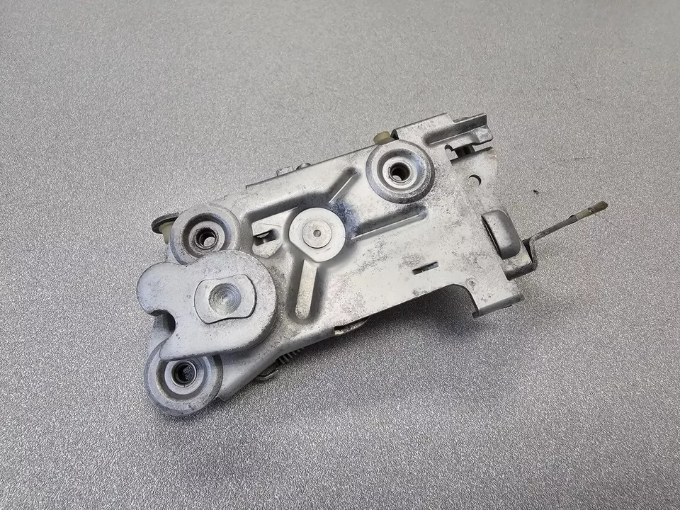 VERY NICE ORIGINAL GENUINE PORSCHE 911 930 PASSENGER DOOR LATCH ASSEMBLY 11/73 - Image 3 of 4