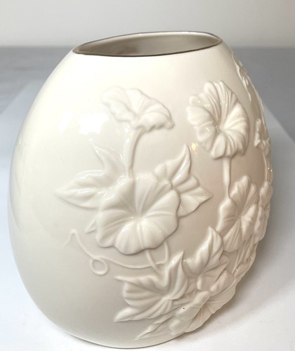Lenox Four Seasons Summer 24K Gold Trim Embossed Hummingbird Morning Glory Vase - Picture 4 of 10