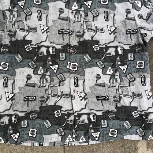 VINTAGE Rocawear Shirt Men XL All Over Print Button Up Hip Hop Traffic Sign Gray - Picture 5 of 9