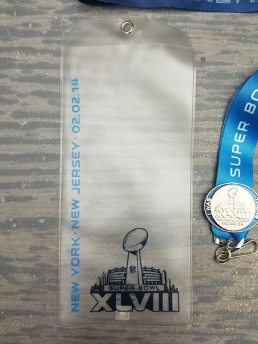 Superbowl XLVIII New York New Jersey 2014 PSG 20" Lanyard w/ Ticket Holder & Pin - Picture 2 of 4