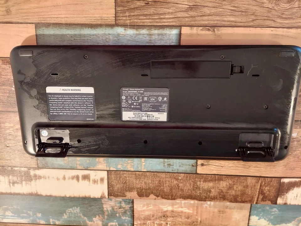 Microsoft Wireless 2000 Keyboard With USB Model 1477 - Image 4 of 4