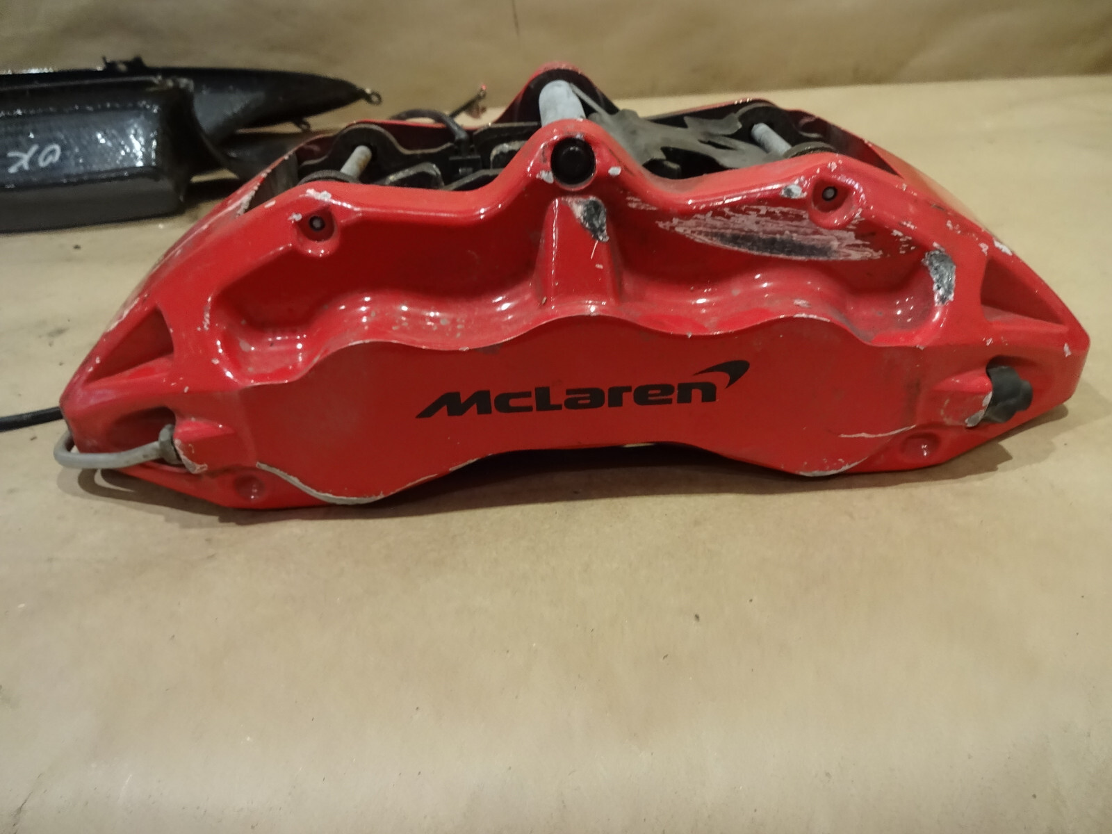 McLaren 650S - RH Front Brake Caliper With Pads / CCM Red- P/N 11C0064CP R5