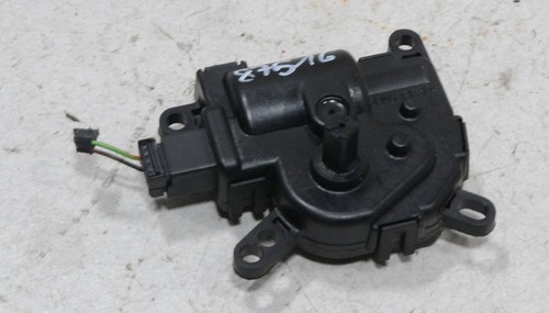 FORD Fiesta 5 V JD3 Bj 2004 Stellmotor Heizung 1S7H19B634CA #87516-F168