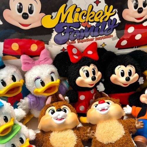 Disney Mickey Minnie and Friends Vinyl Gesicht bestätigt Schlüsselanhänger Plüschpuppe versteckt - Bild 2 von 3