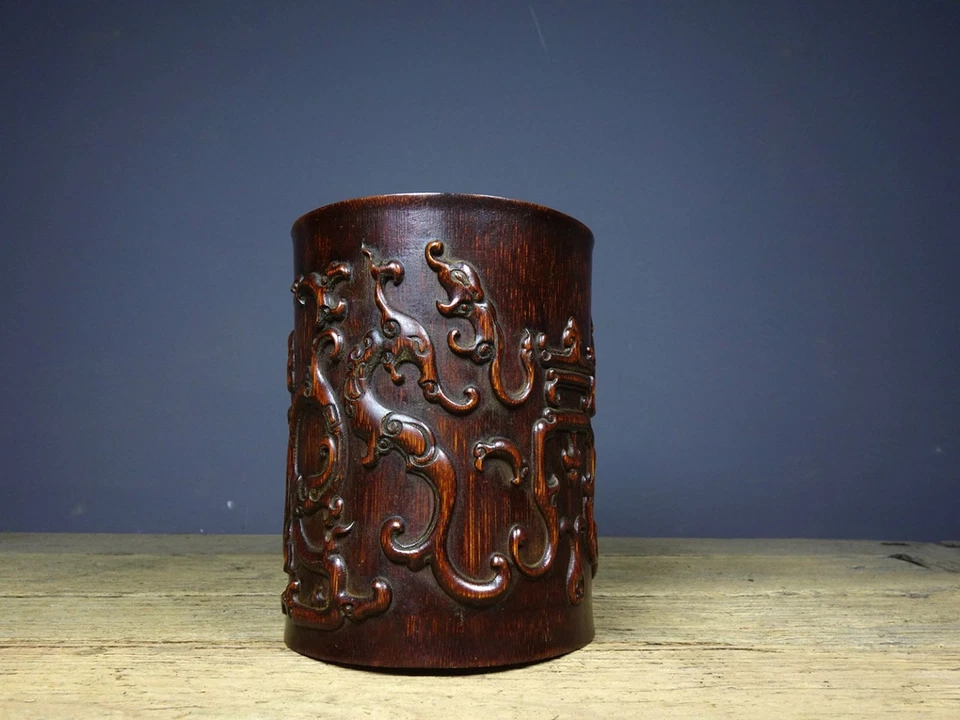 Maceta de cepillo exquisita de bambú antiguo natural tallada a mano para coleccionar 神龙献瑞 2773 Foto 4 de 4