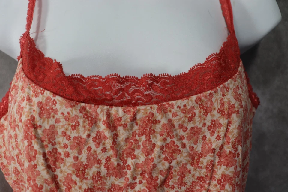 Camiseta sin mangas The Limited Stretch Juniors rosa floral talla grande Foto 2 de 3