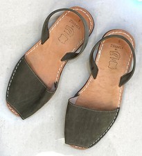 AVARCAS MENORCAN SUEDE LEATHER SANDALS SIZE 39 OLIVE GREEN PEEP-TOE WORN ONCE