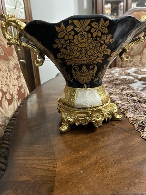 Black and Gold Resin Vase for Home Decor