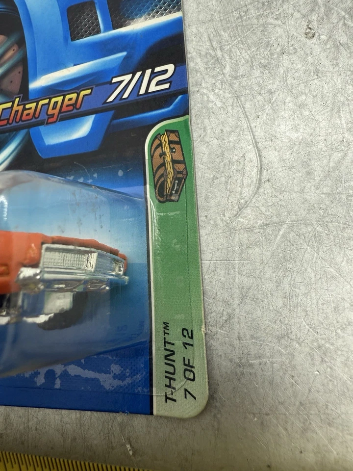 Dodge Charger 2006 Treasure Hunt 1969 Hot Wheels Foto 3 de 4