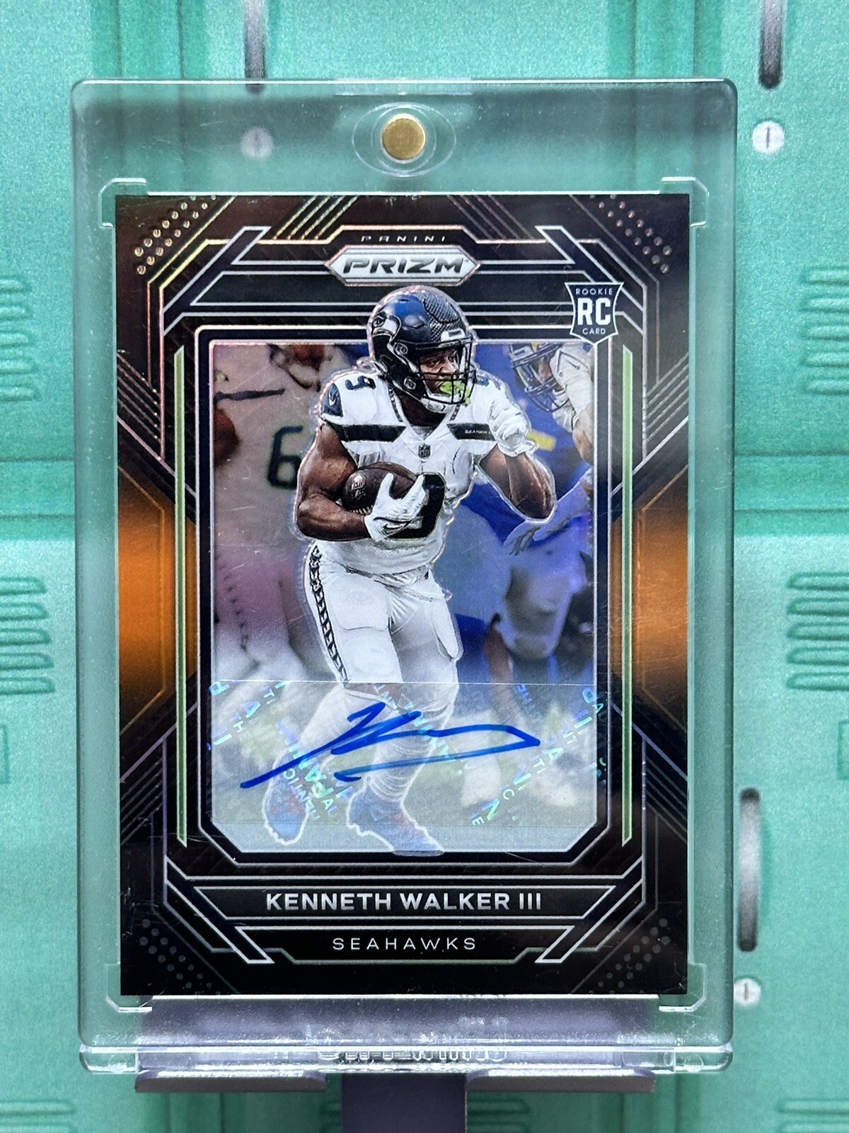 2022 Chronicles Prizm Black KENNETH WALKER III Rookie Orange Prizm Auto #/75 RC