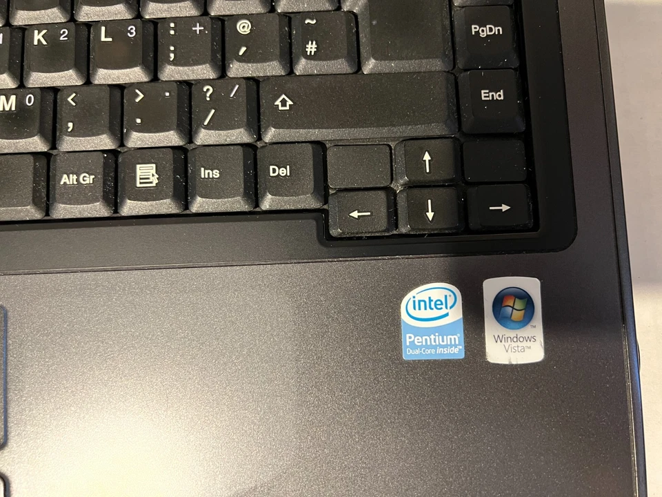 Advent 1115C Intel Pentium Laptop for Parts or Spares/ Repairs - Image 3 of 4