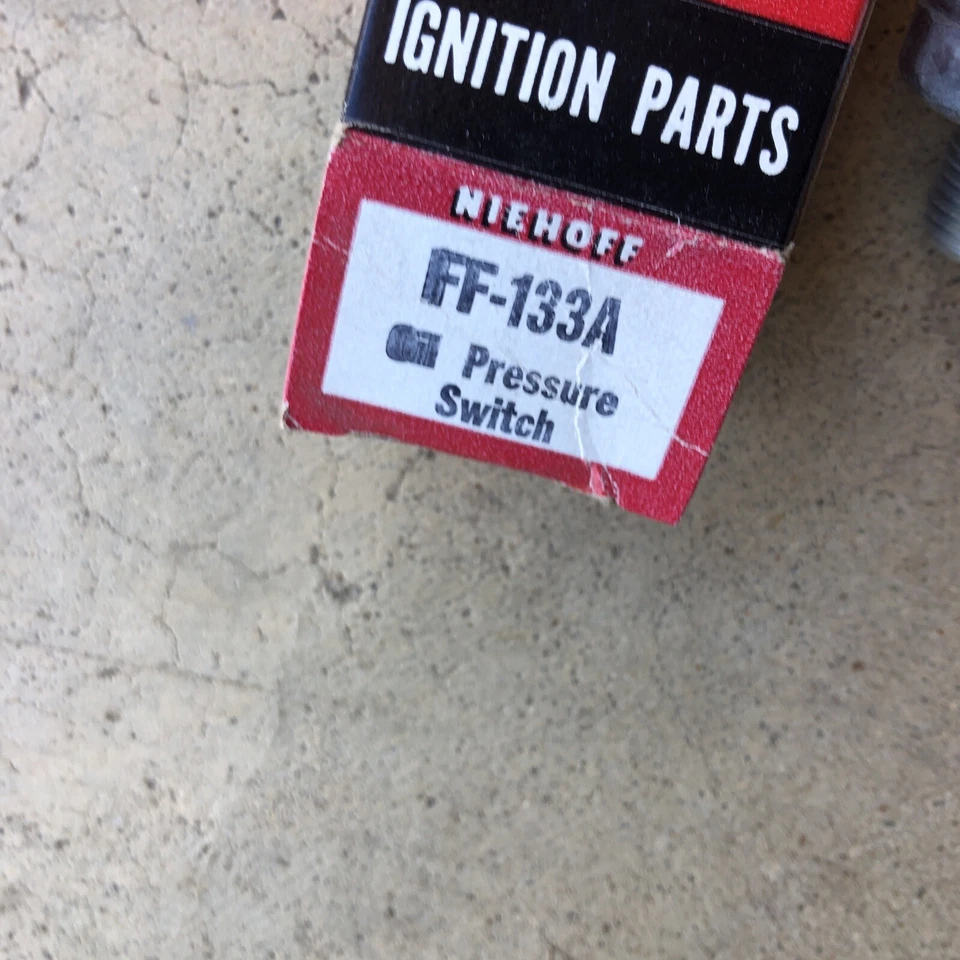 Niehoff FF133A (OP23031) Engine Oil Pressure Sender For Vehicles With Light - Image 2 of 4