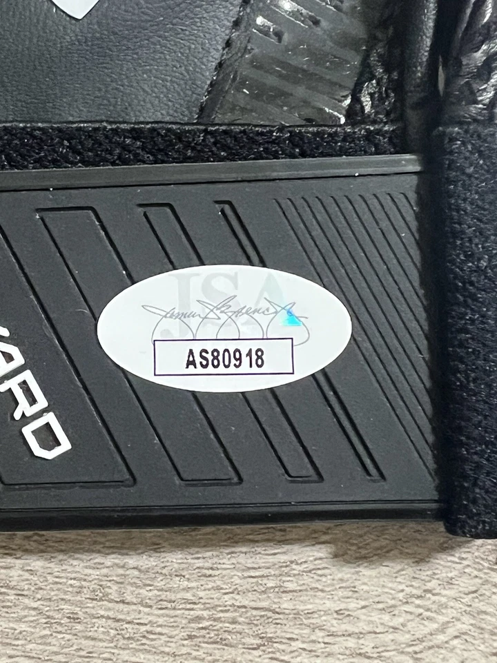 2018 MLB Seattle Mariners Dee Gordon Signed Batting Gloves Under Armour Yard JSA - Image 4 of 4