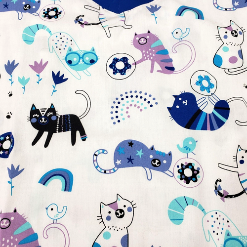 Butter Soft Women's Scrub Top Size S White Colorful Cats V-Neck Vet Tech Medical - Picture 4 of 7