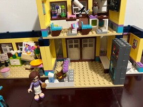 LEGO FRIENDS: Heartlake High (41005) - 100% Complete