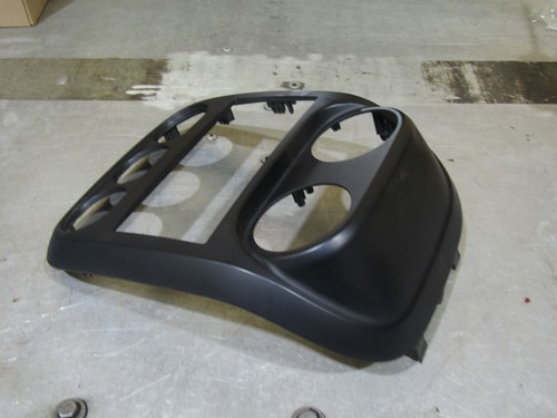 2007-2010 Jeep Patriot OEM radio & climate control switch bezel trim 07 08 09 10 - Picture 2 of 5
