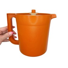 Vintage Tupperware 1.5 Quart Pitcher