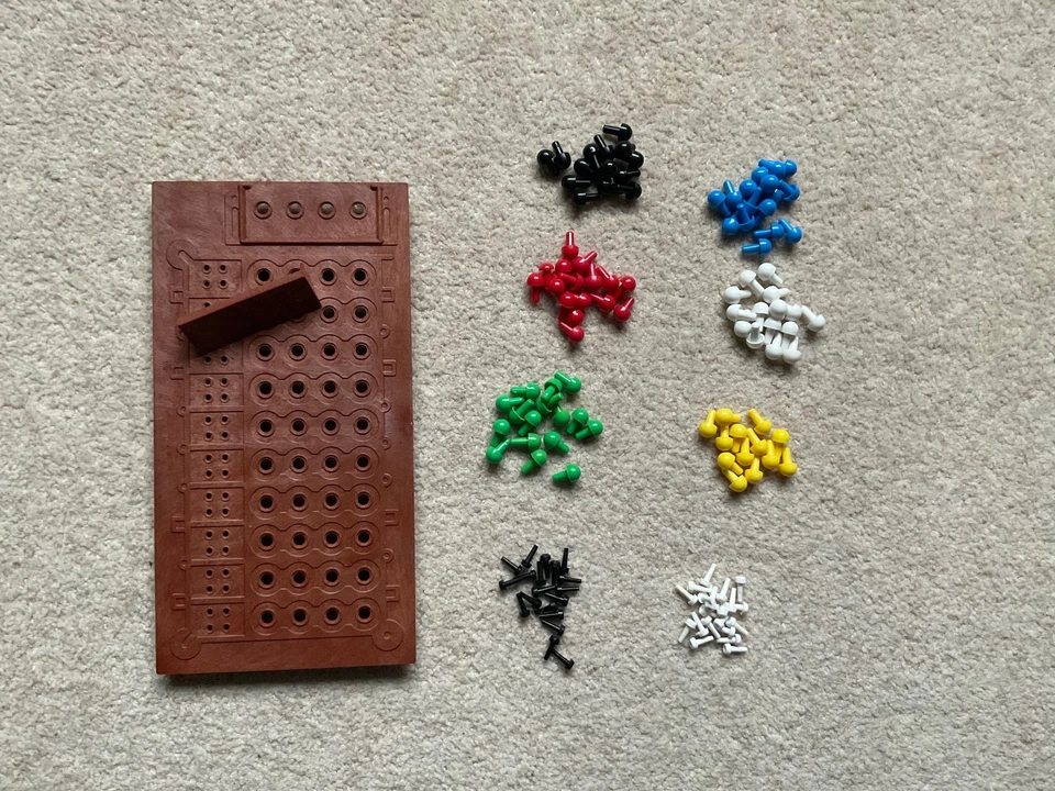 Mastermind Game Vintage Invicta 1975 - 100% Complete with all the pegs - Image 2 of 4