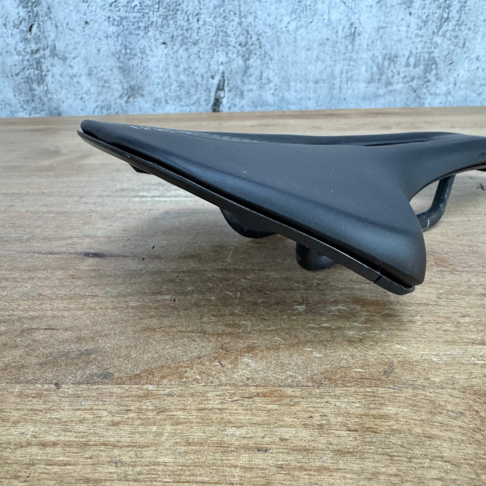 New! Fizik Antares R1 7x9mm Carbon Rails 150mm Bike Saddle 170g MSRP $230