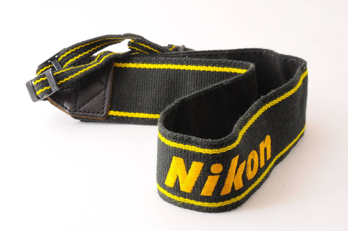 Nikon 3333 Pro DSLR Camera Neck Strap Pre-Owned Condition