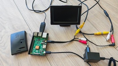 Raspberry Pi 2 Komplettset mit 4,3'' Mini-Monitor & Zubehör