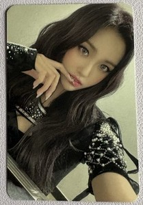Everglow Aisha Photocard | eBay