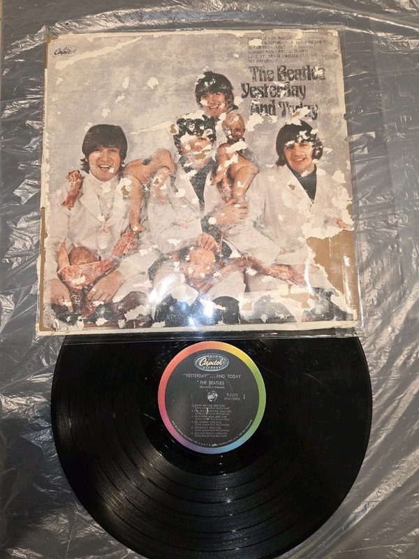 2 Beatles 1966 YESTERDAY AND TODAY MONO  3rd STATE AND STEREO is a regular 1966