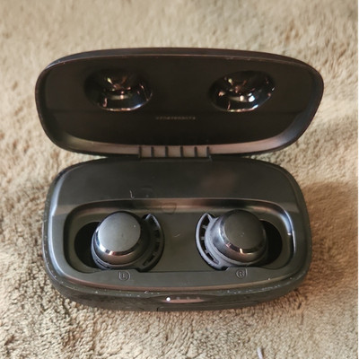 Black True Wireless Bluetooth In-Ear Earbuds w/Charging Case, Built-In Mic