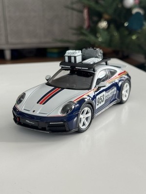 Porsche 911 Dakar 1:24 Scale Diecast Model Car Bburago