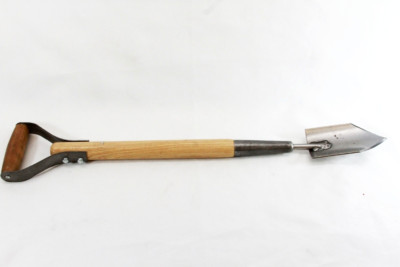 Standard D-Grip Trowel Trapping Supplies Winkler's 26 Inch Shovel